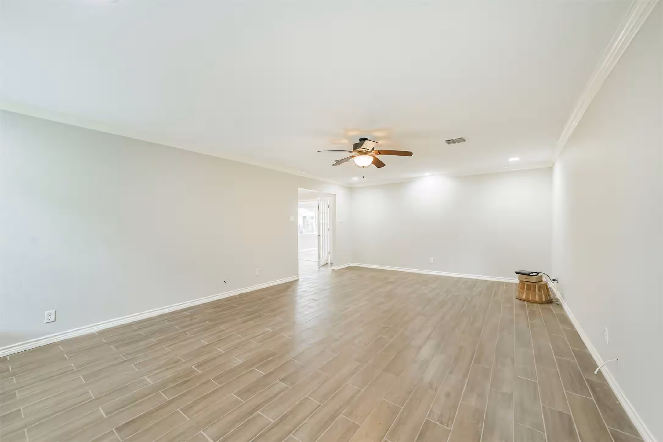 Photo 7 of 912 Brook Forest Drive, Conroe, TX