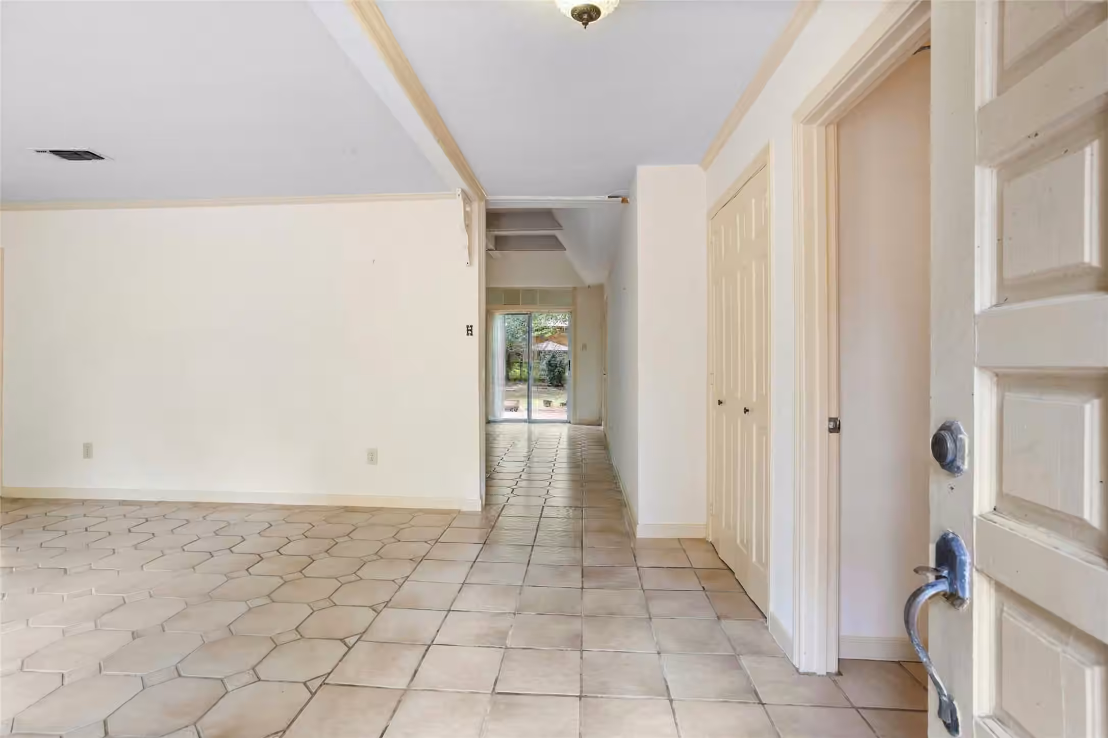 Photo 6 of 1216 Oak Hollow Drive, Dickinson, TX