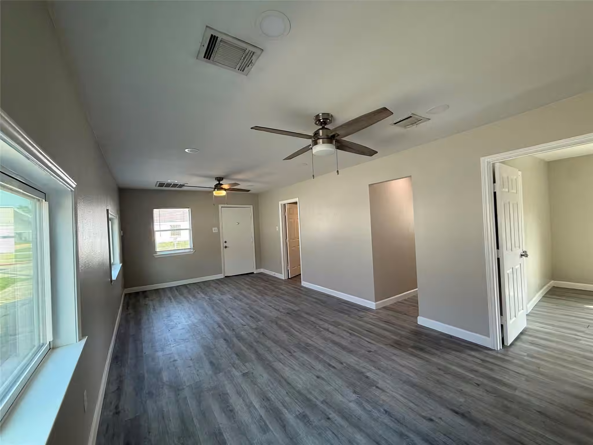 Photo 5 of 1129 Beech Street, Baytown, TX