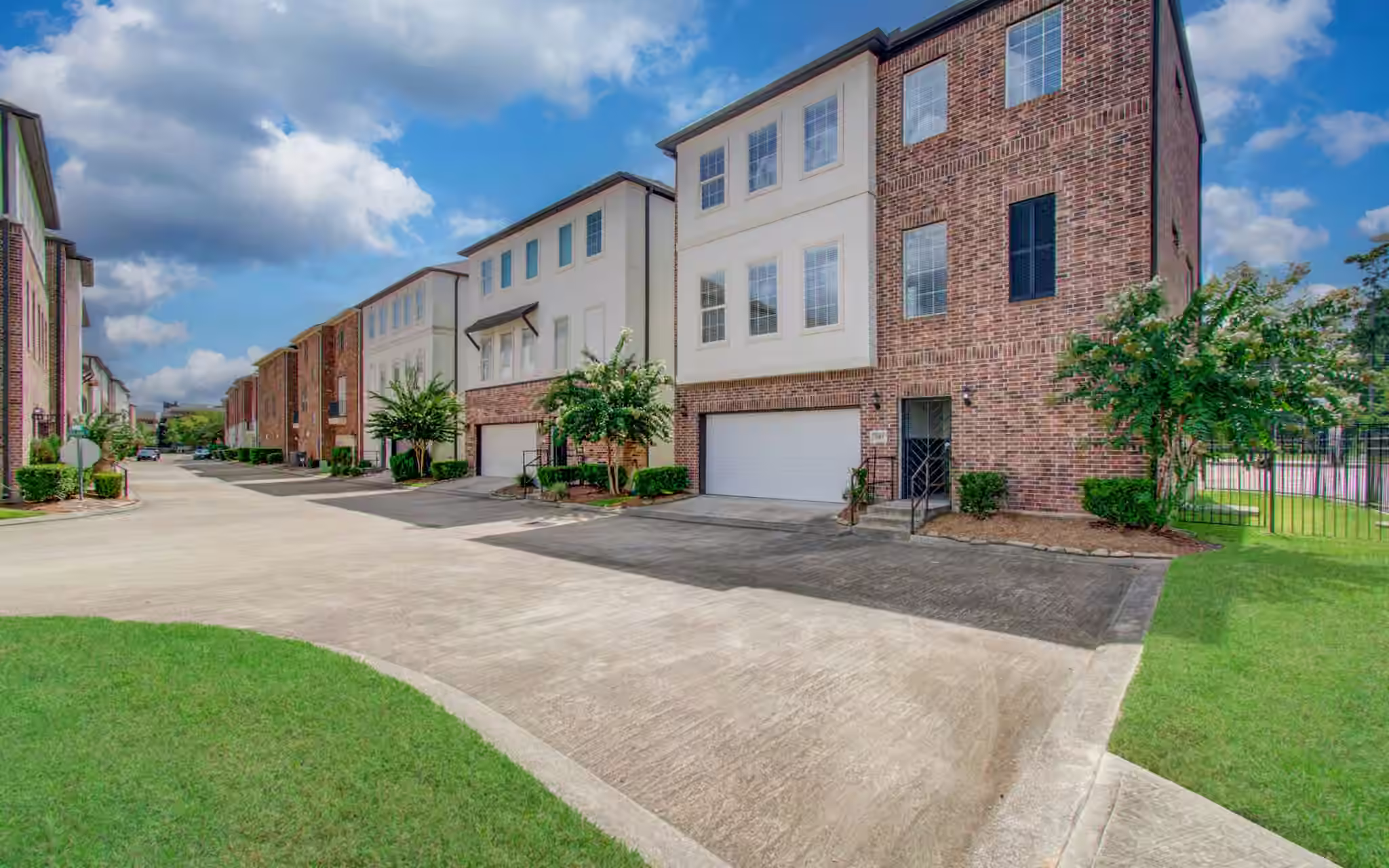 Photo 3 of 1743 Dominica Drive, Houston, TX