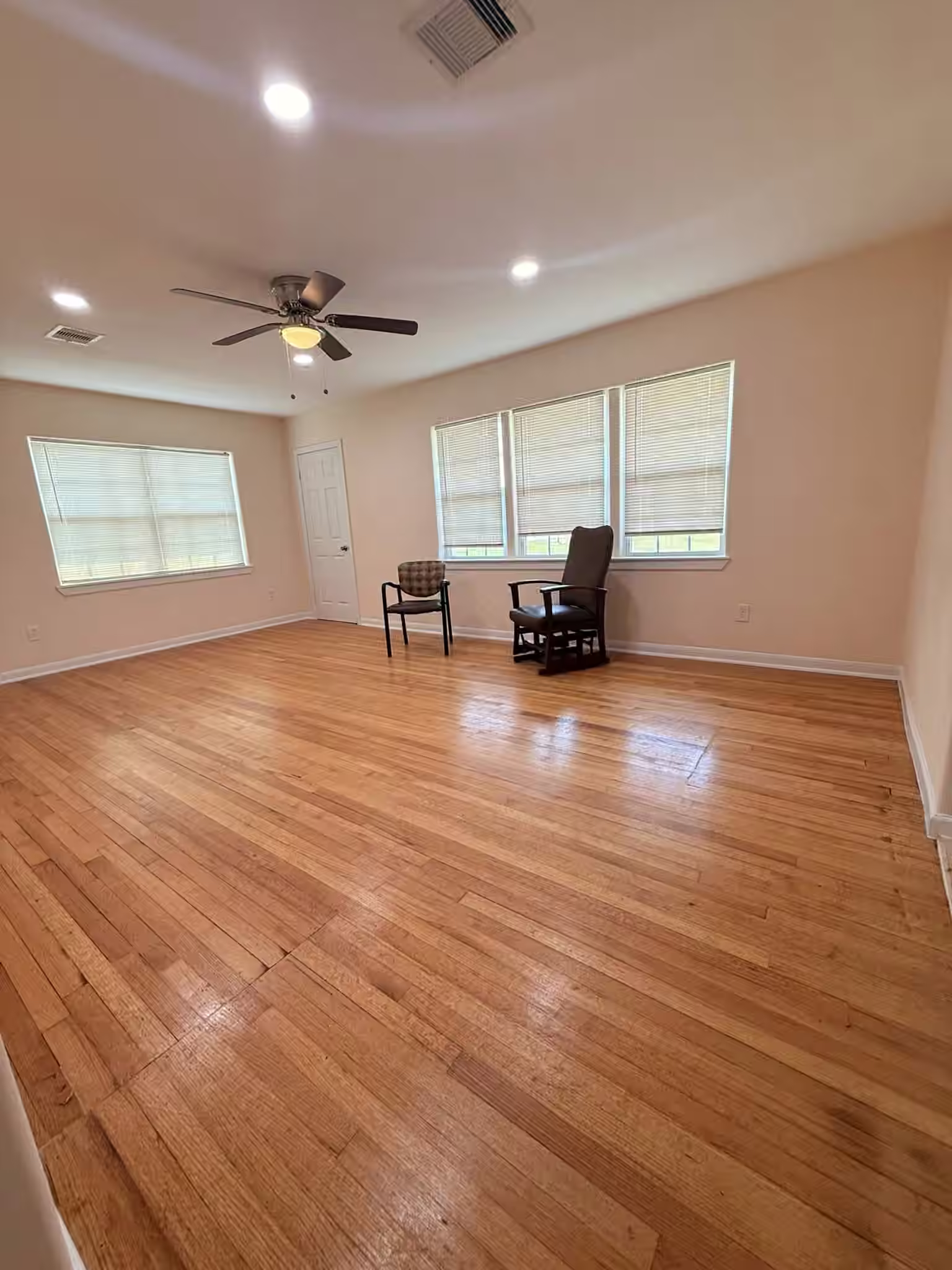 Photo 3 of 12905 Orleans Street, Houston, TX
