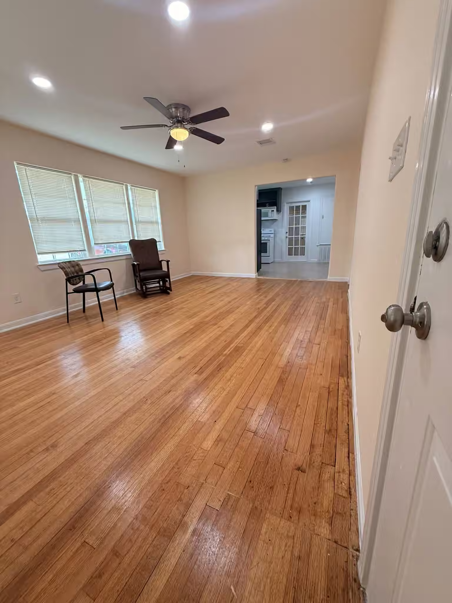 Photo 5 of 12905 Orleans Street, Houston, TX