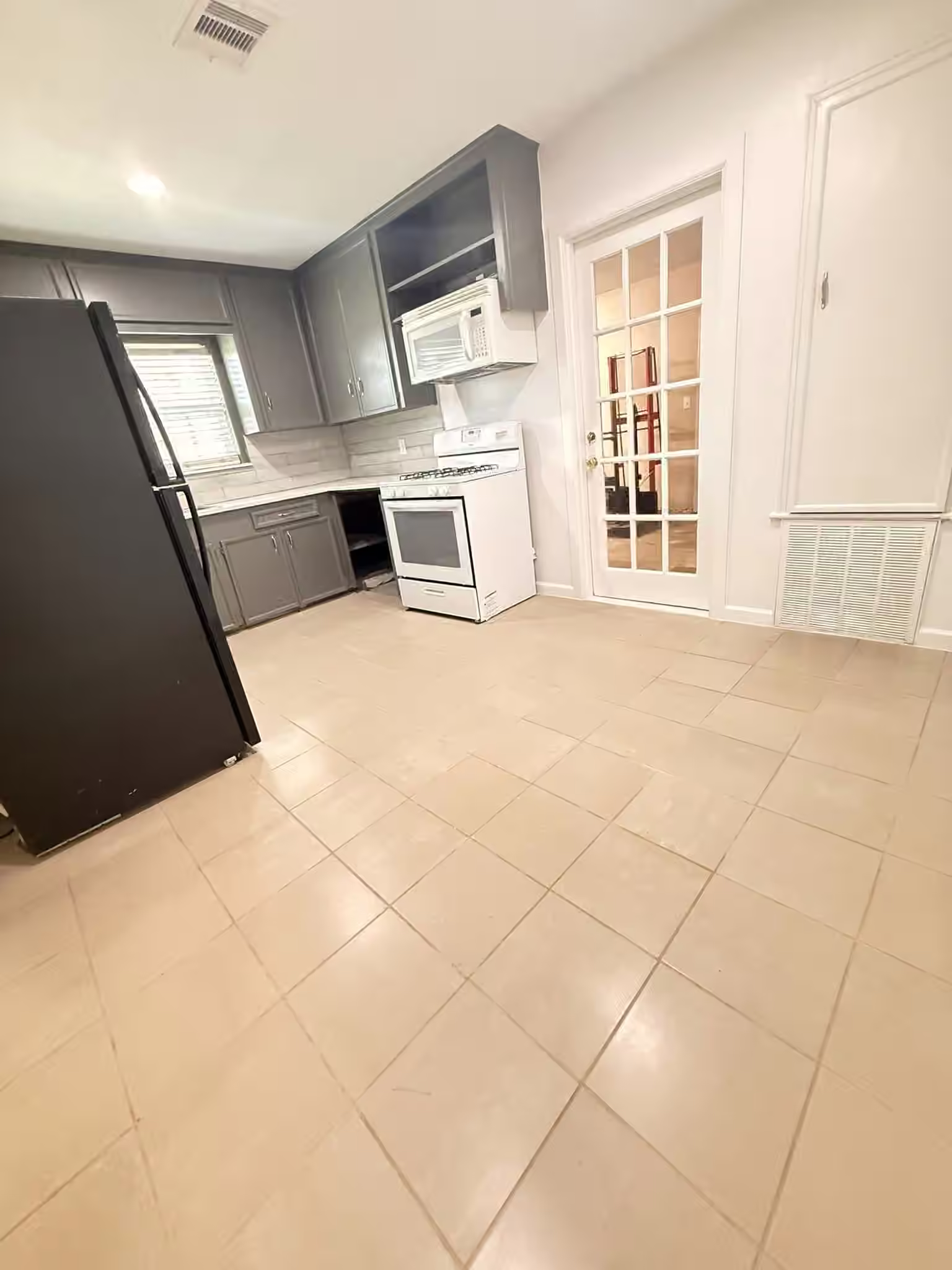 Photo 6 of 12905 Orleans Street, Houston, TX