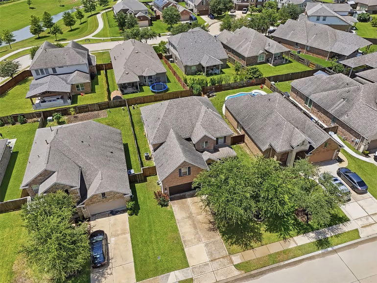 Photo 3 of 1908 Sunset Terrace Lane, Pearland, TX