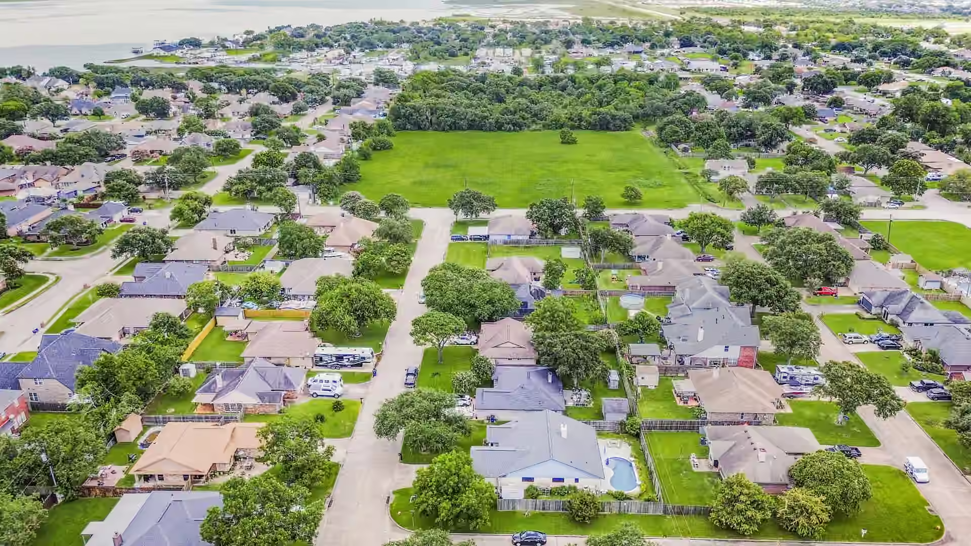 Photo 2 of 2525 40th Avenue N, Texas City, TX