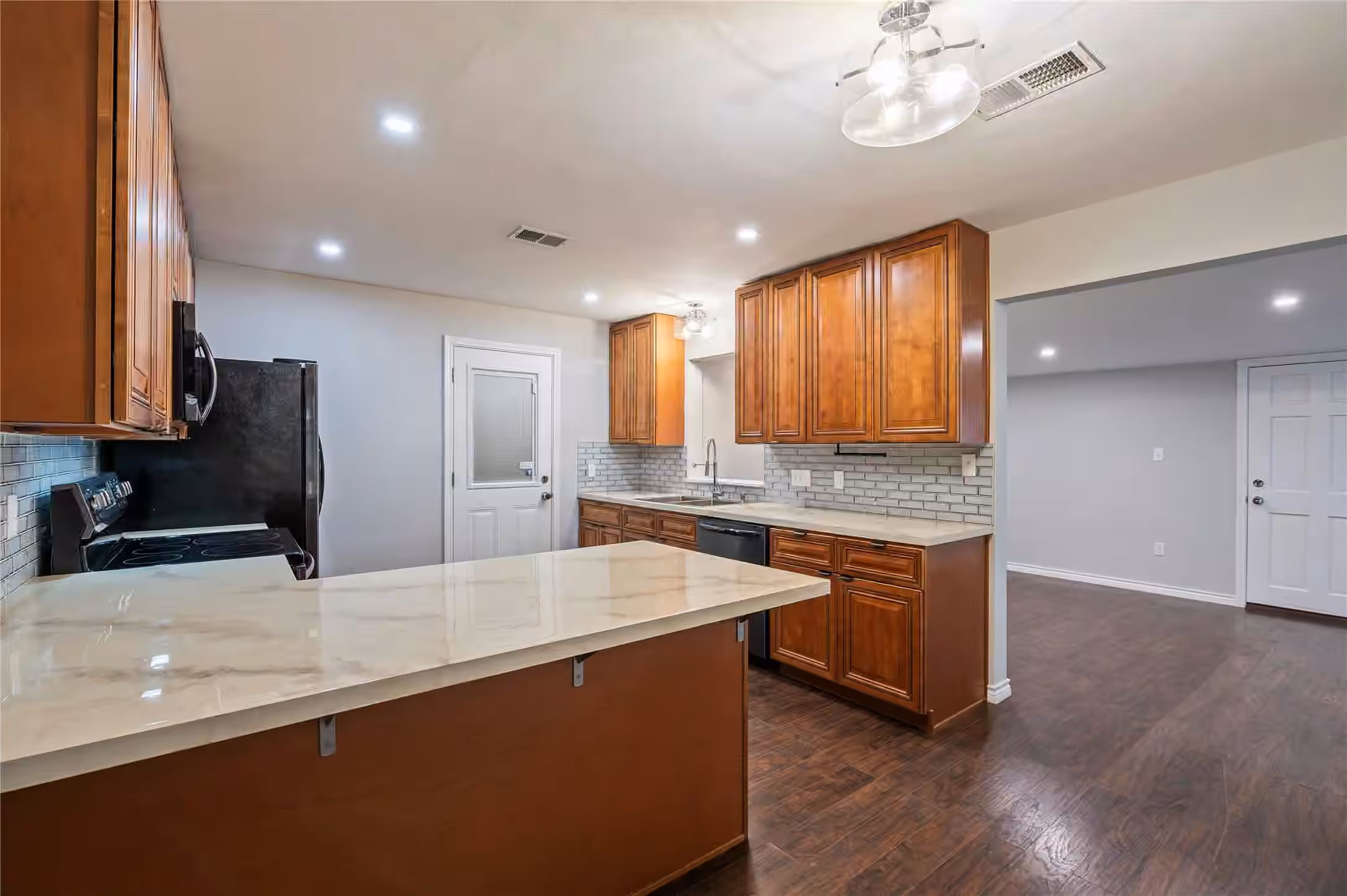 Photo 4 of 423 Elmo Street, La Marque, TX