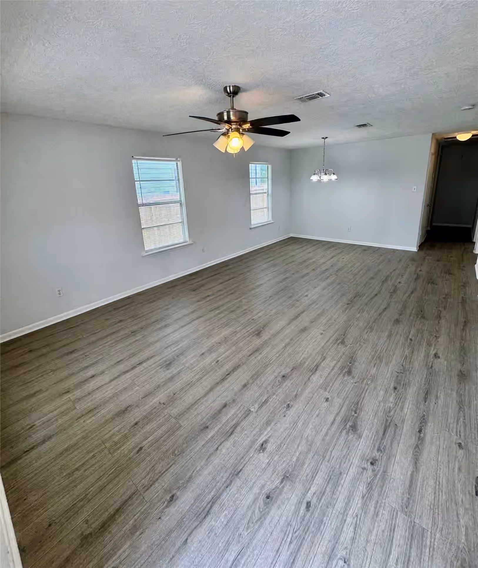 Photo 3 of 5707 Balbo Street, Houston, TX