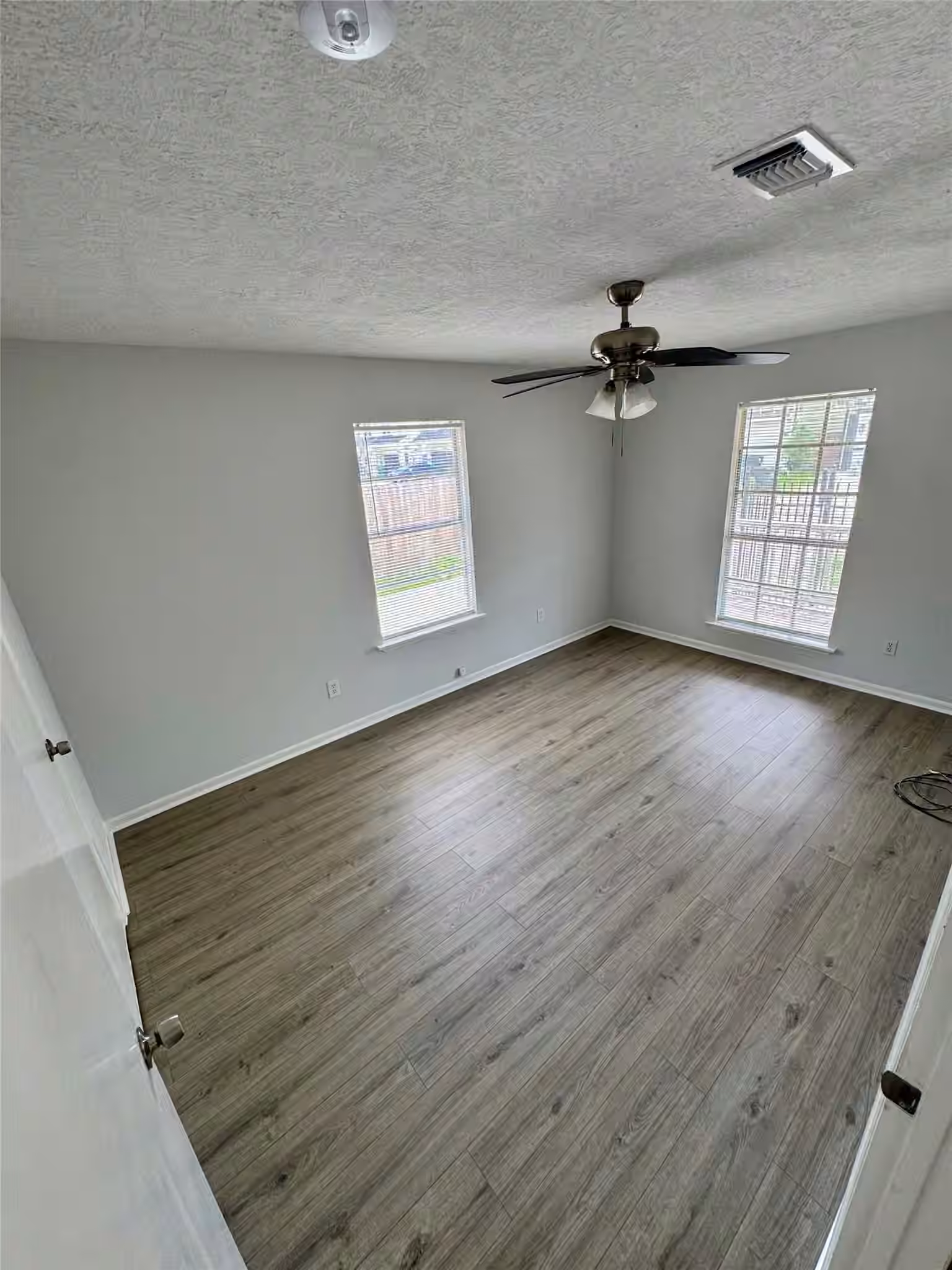 Photo 7 of 5707 Balbo Street, Houston, TX