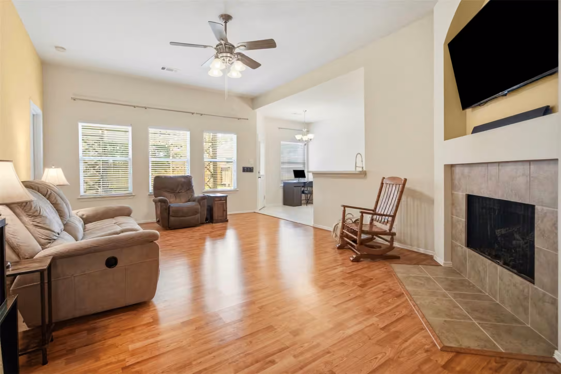 Photo 3 of 32019 Sue Lane, Pinehurst, TX