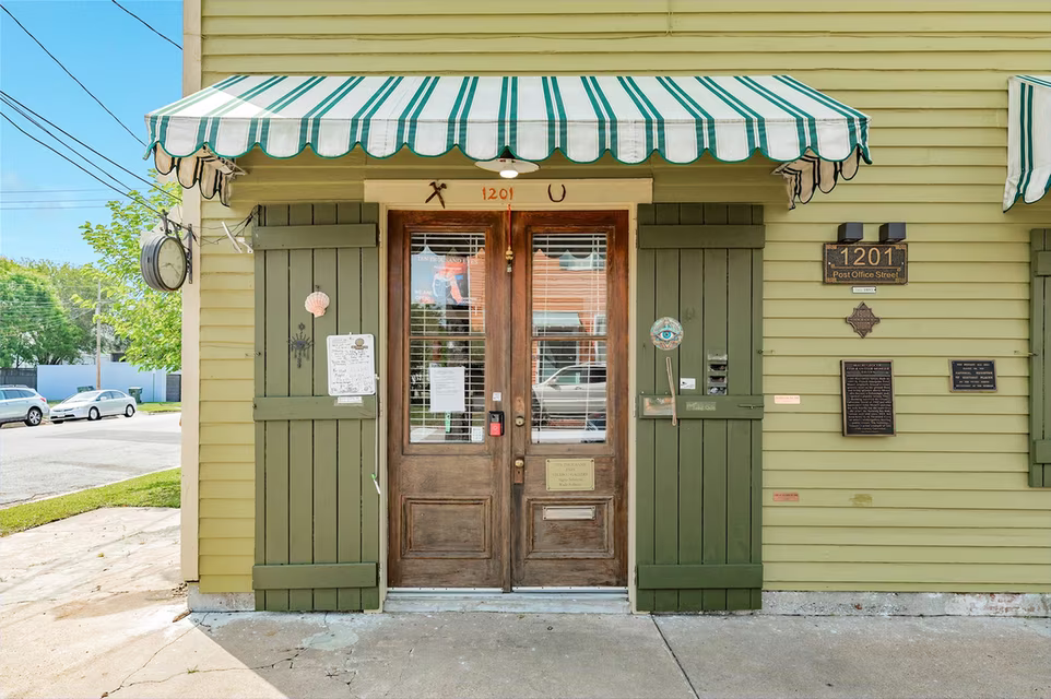 Photo 3 of 1201 Postoffice, Galveston, TX