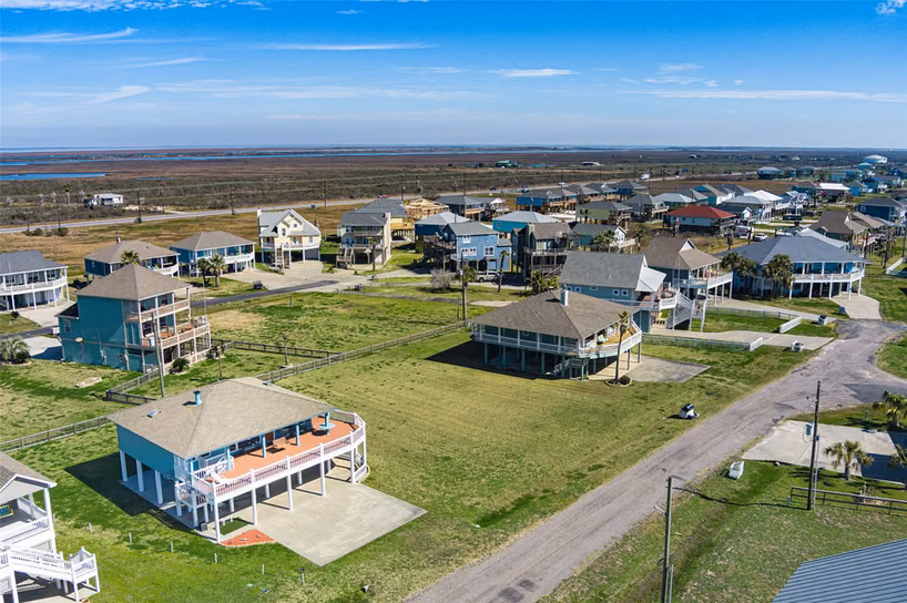 Photo 7 of 3225 Sea Castle Drive, Crystal Beach, TX