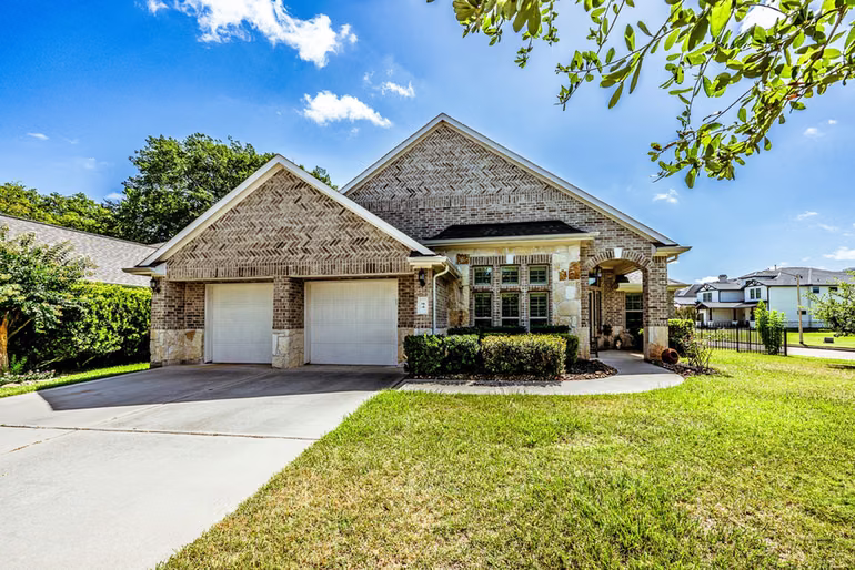 Photo of 94 La Costa Drive, Montgomery, TX