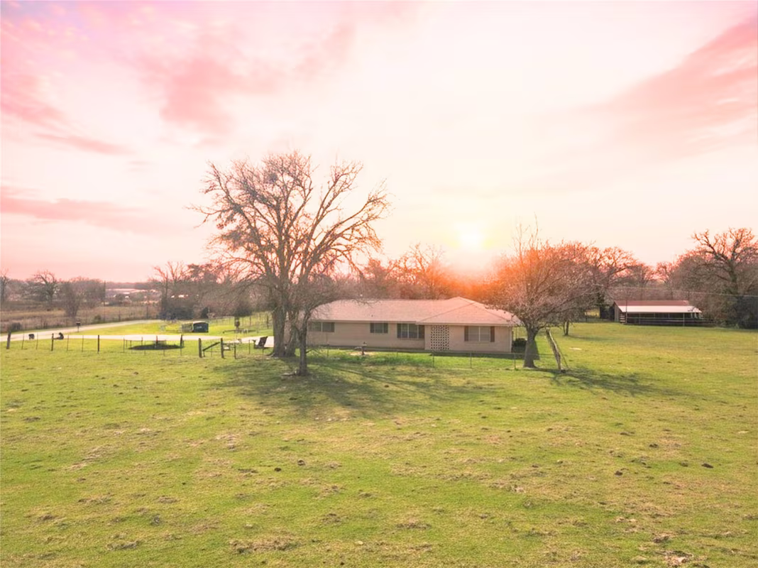 Photo 3 of 22052 Chapman Rd, Hempstead, TX