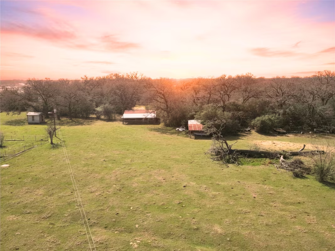 Photo 4 of 22052 Chapman Rd, Hempstead, TX