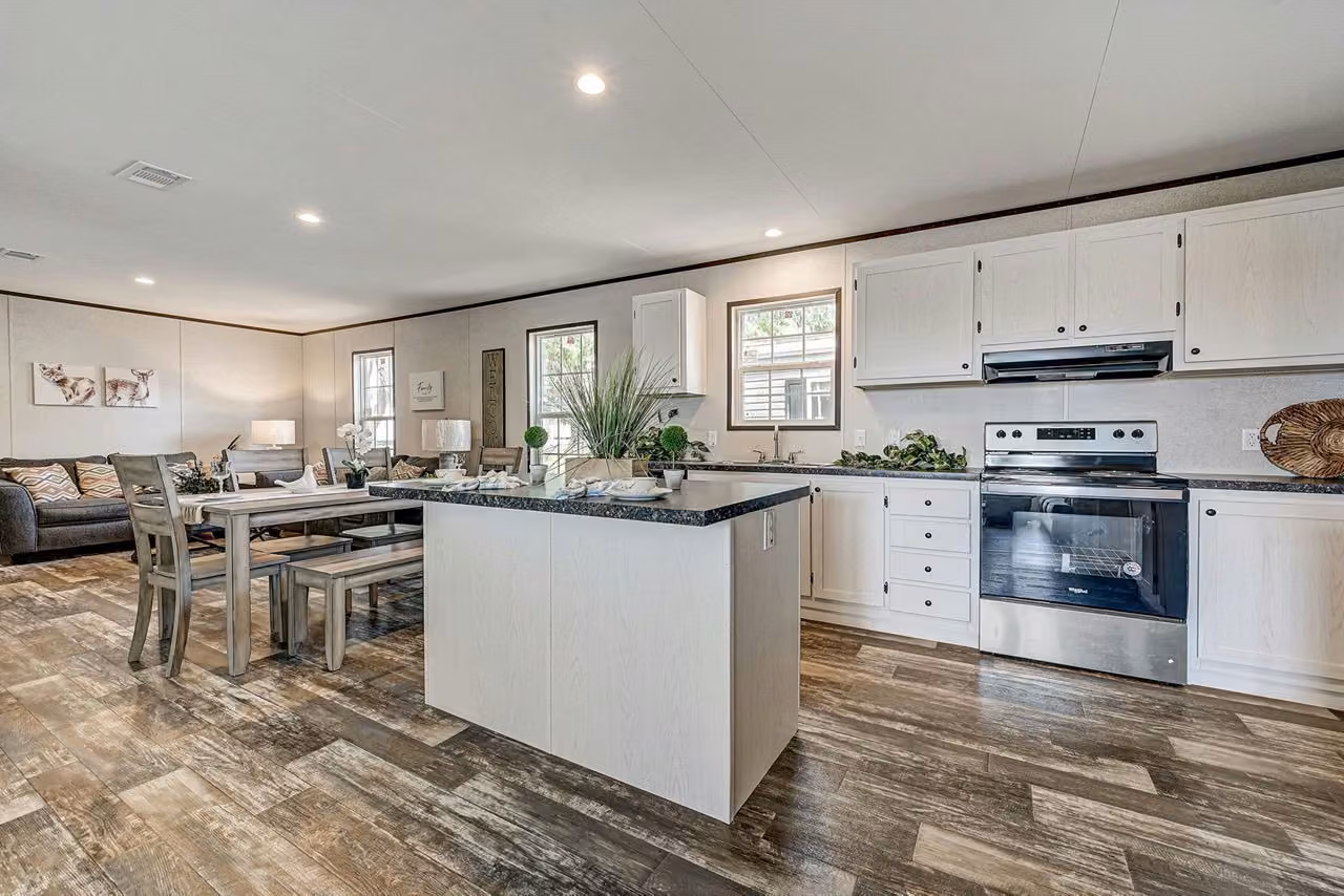 Photo 6 of 1012 Cottonwoood Bend Lane, Waller, TX
