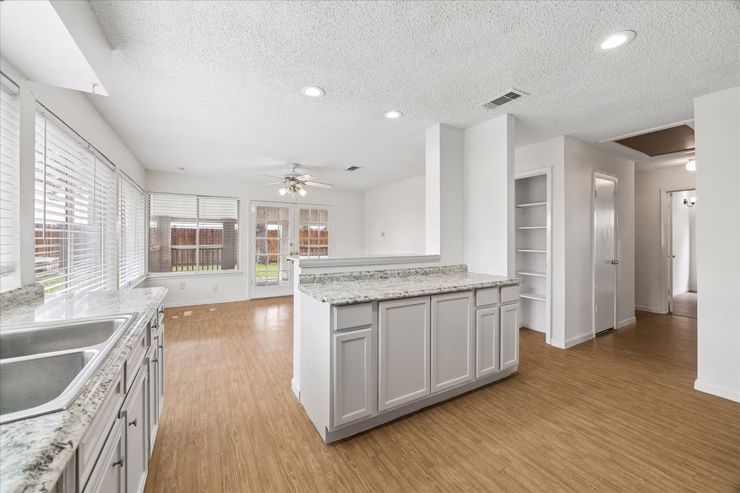 Photo 6 of 8703 Twisting Vine Lane, Houston, TX