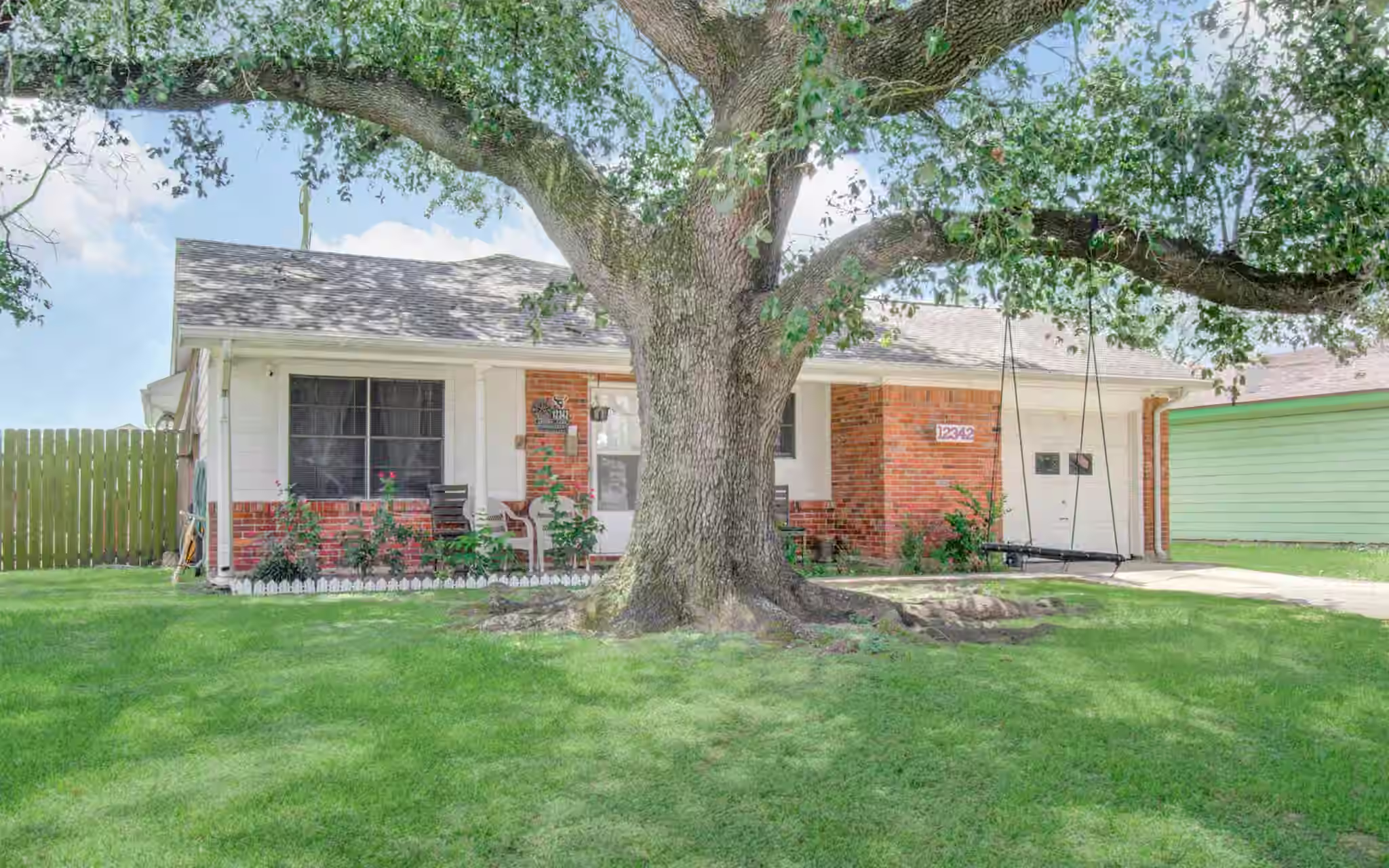 Photo 3 of 12342 Ledger Lane, Houston, TX