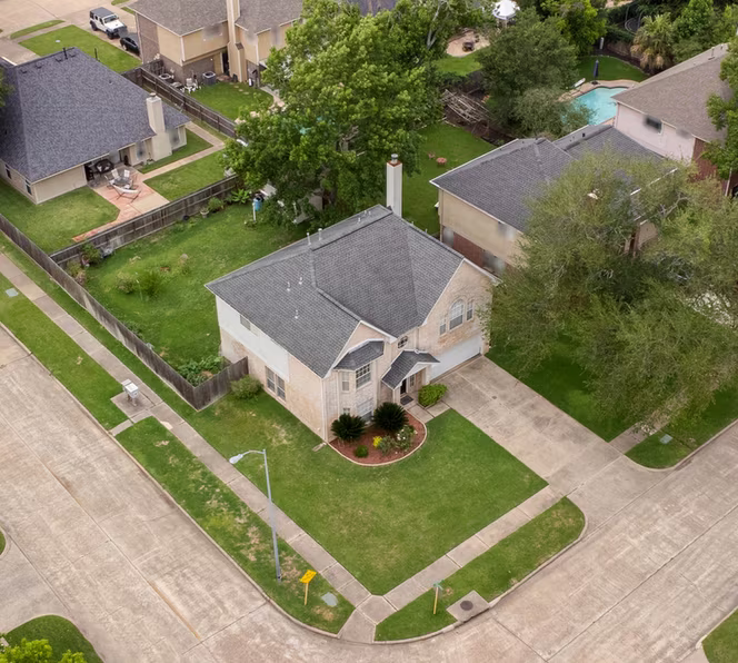 Photo 7 of 303 Welford Lane, Highlands, TX