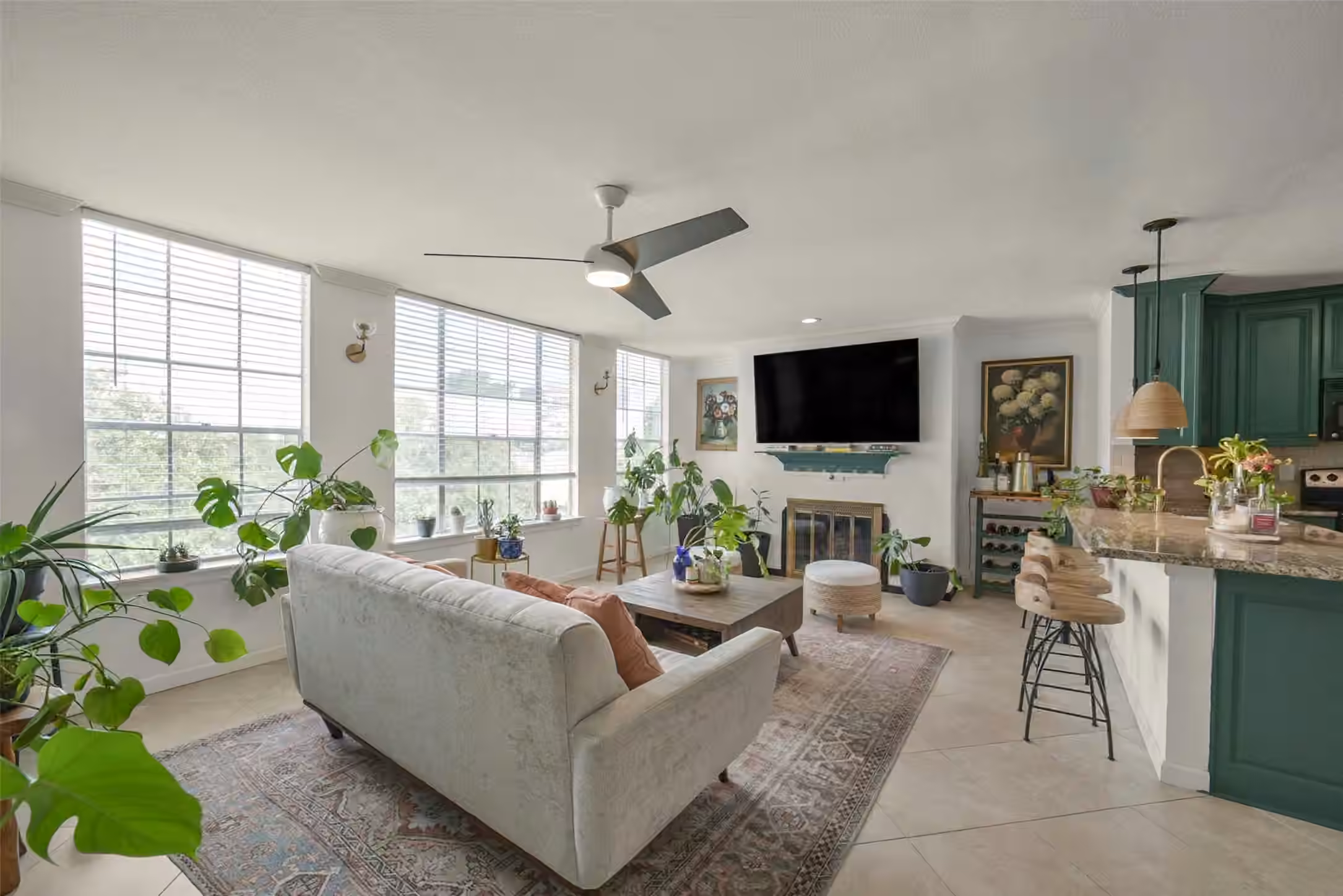 Photo 4 of 2333 Bering Drive 322, Houston, TX