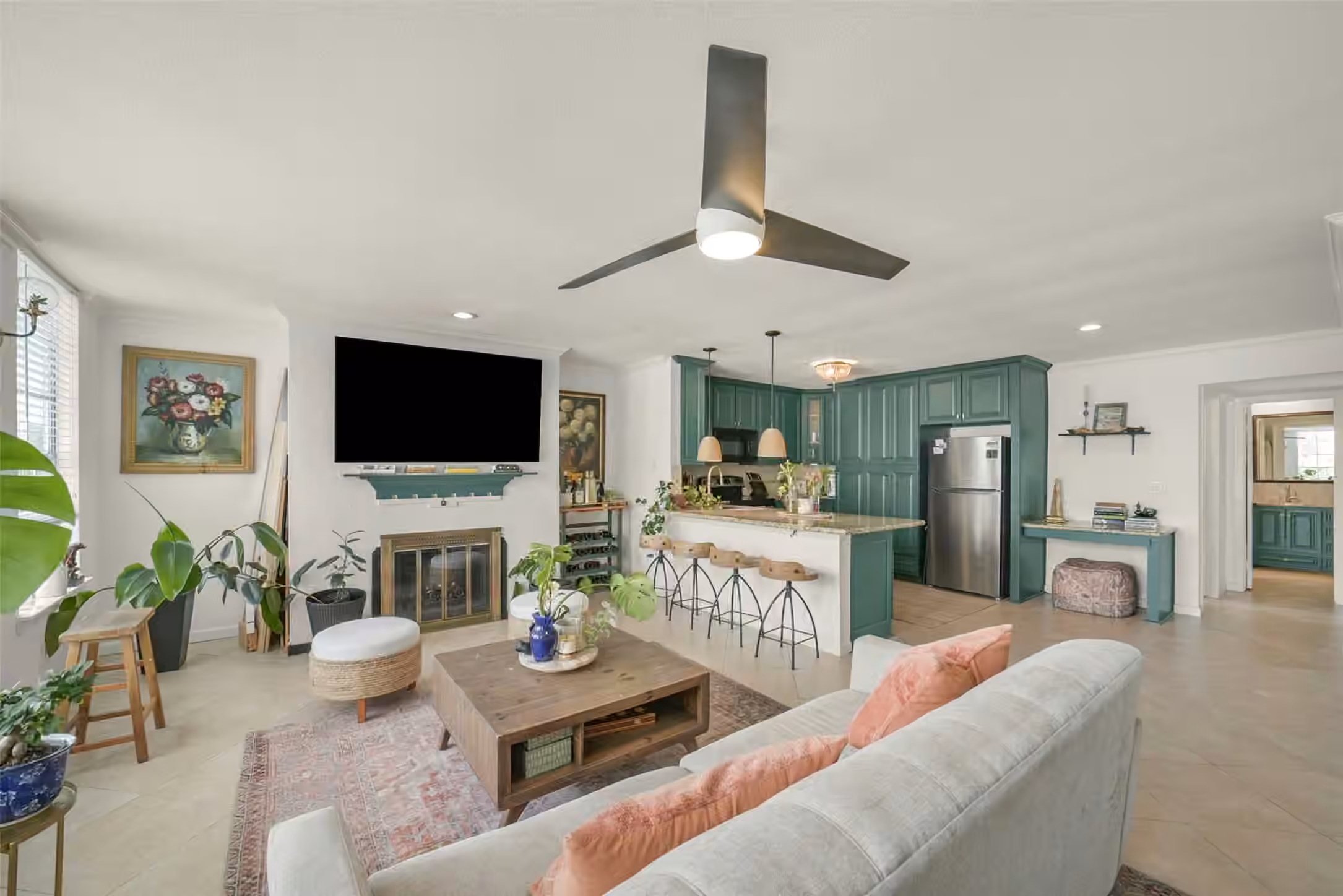 Photo 5 of 2333 Bering Drive 322, Houston, TX