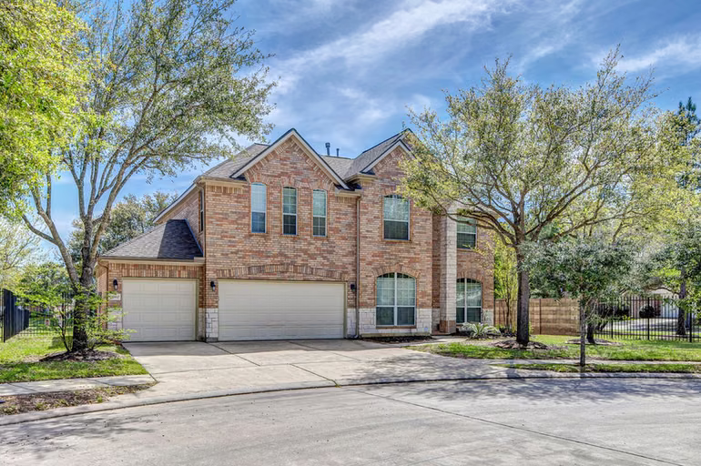 Photo 2 of 3002 Vincent Crossing Drive, Spring, TX