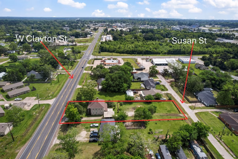 Photo 4 of 1005 W Clayton Street, Dayton, TX