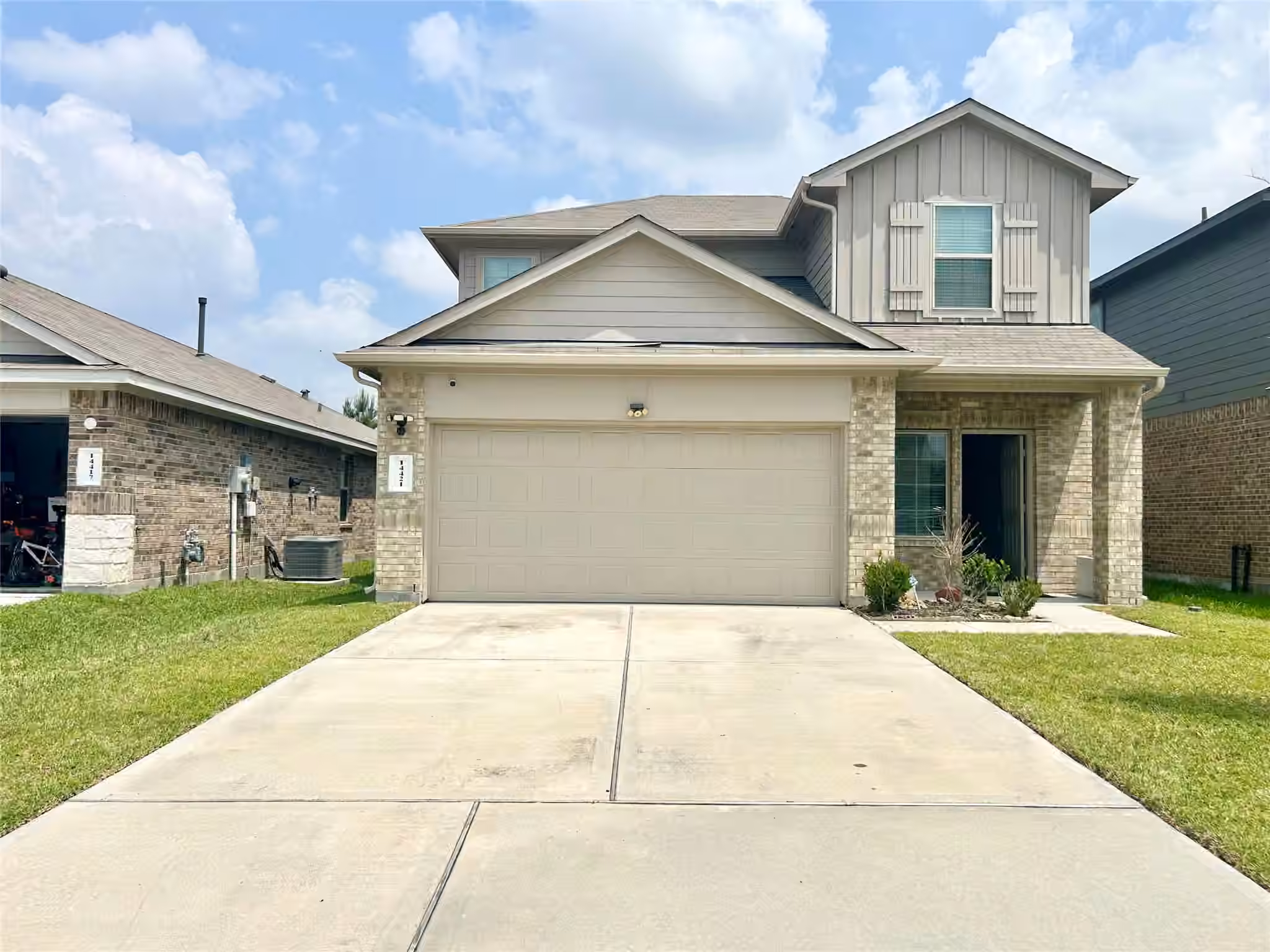 Photo 2 of 14421 Sugar Pines Drive, Conroe, TX