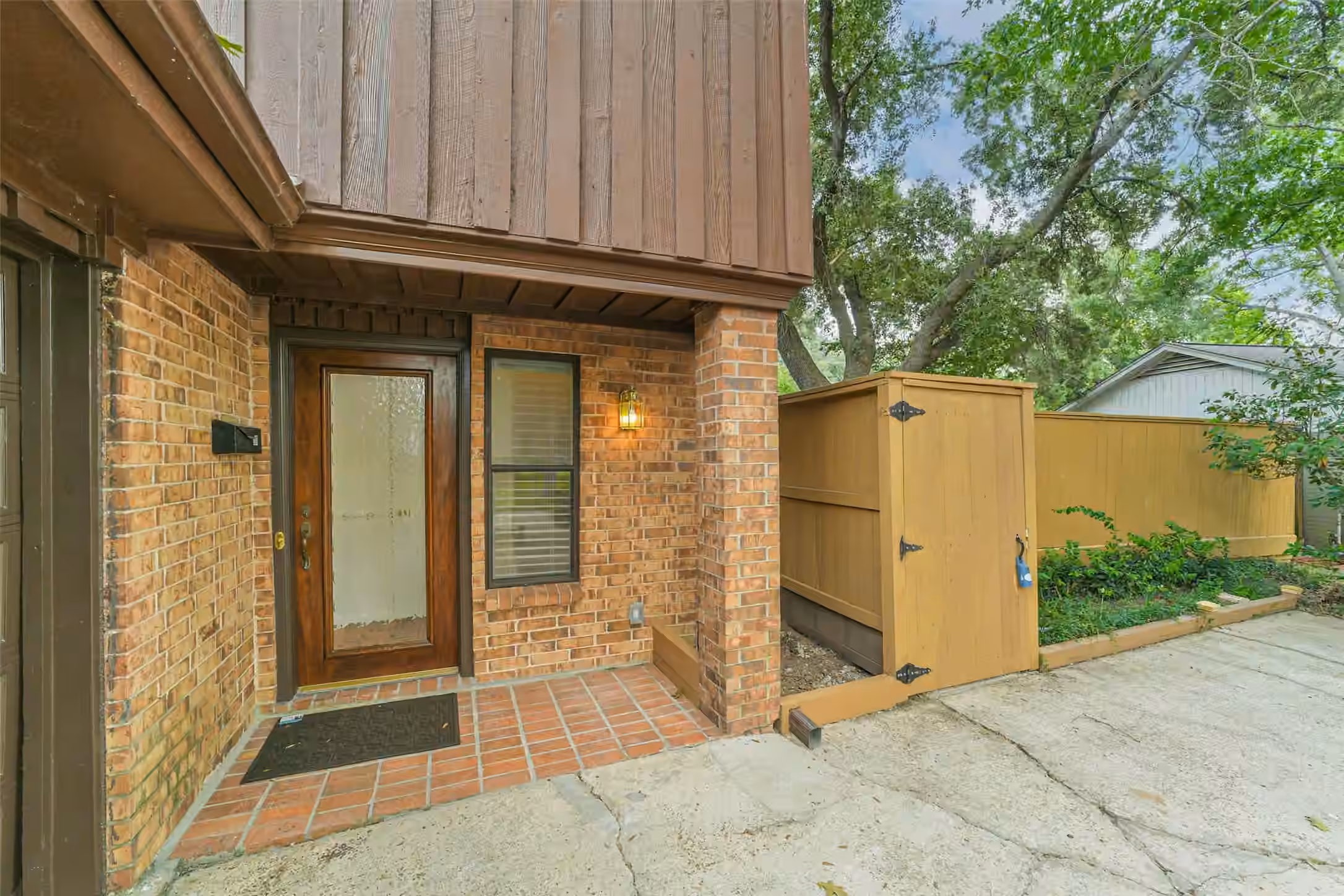 Photo of 3111 Rockyridge Drive, Houston, TX