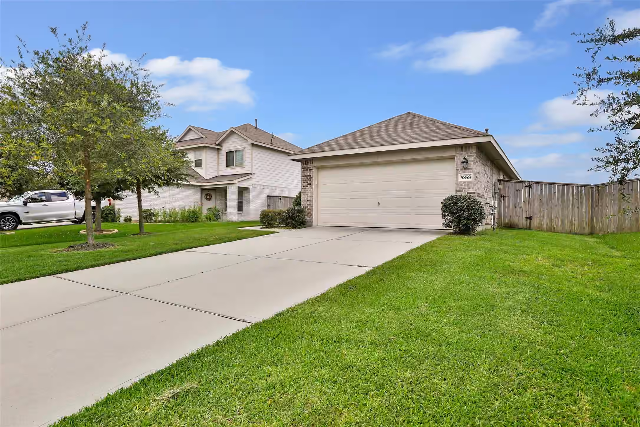 Photo 3 of 5858 Rosehill Forest Lane, Porter, TX