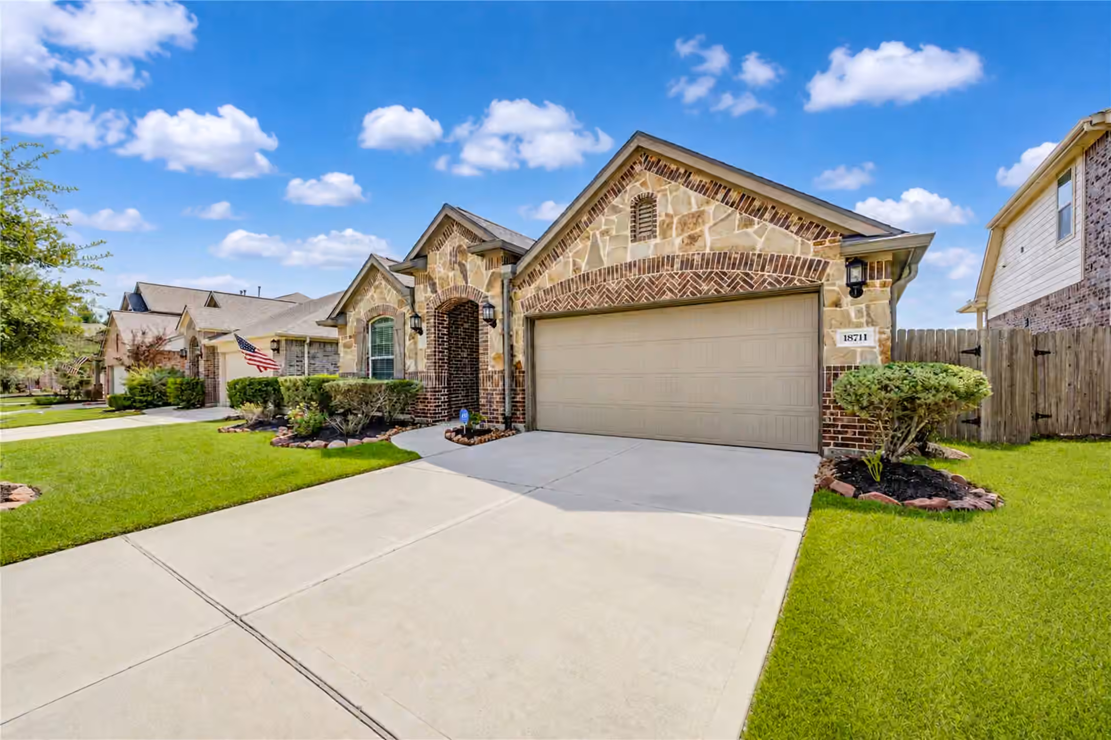 Photo 3 of 18711 Laurel Hills Drive, New Caney, TX