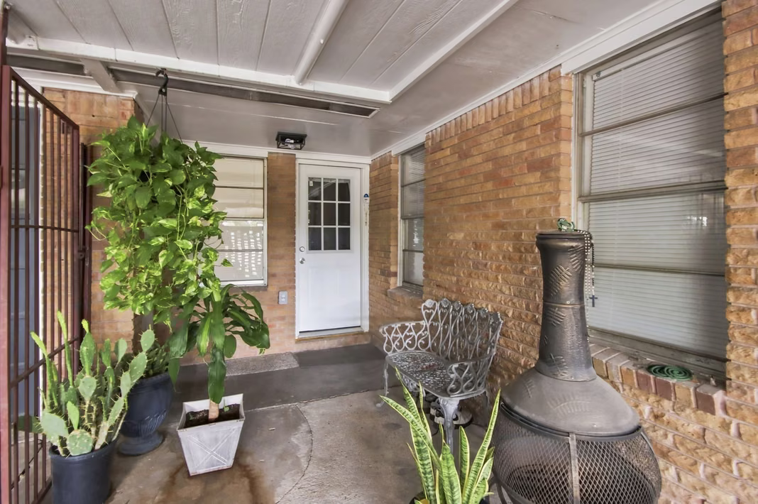 Photo 4 of 1318 Carolyn Court, Humble, TX