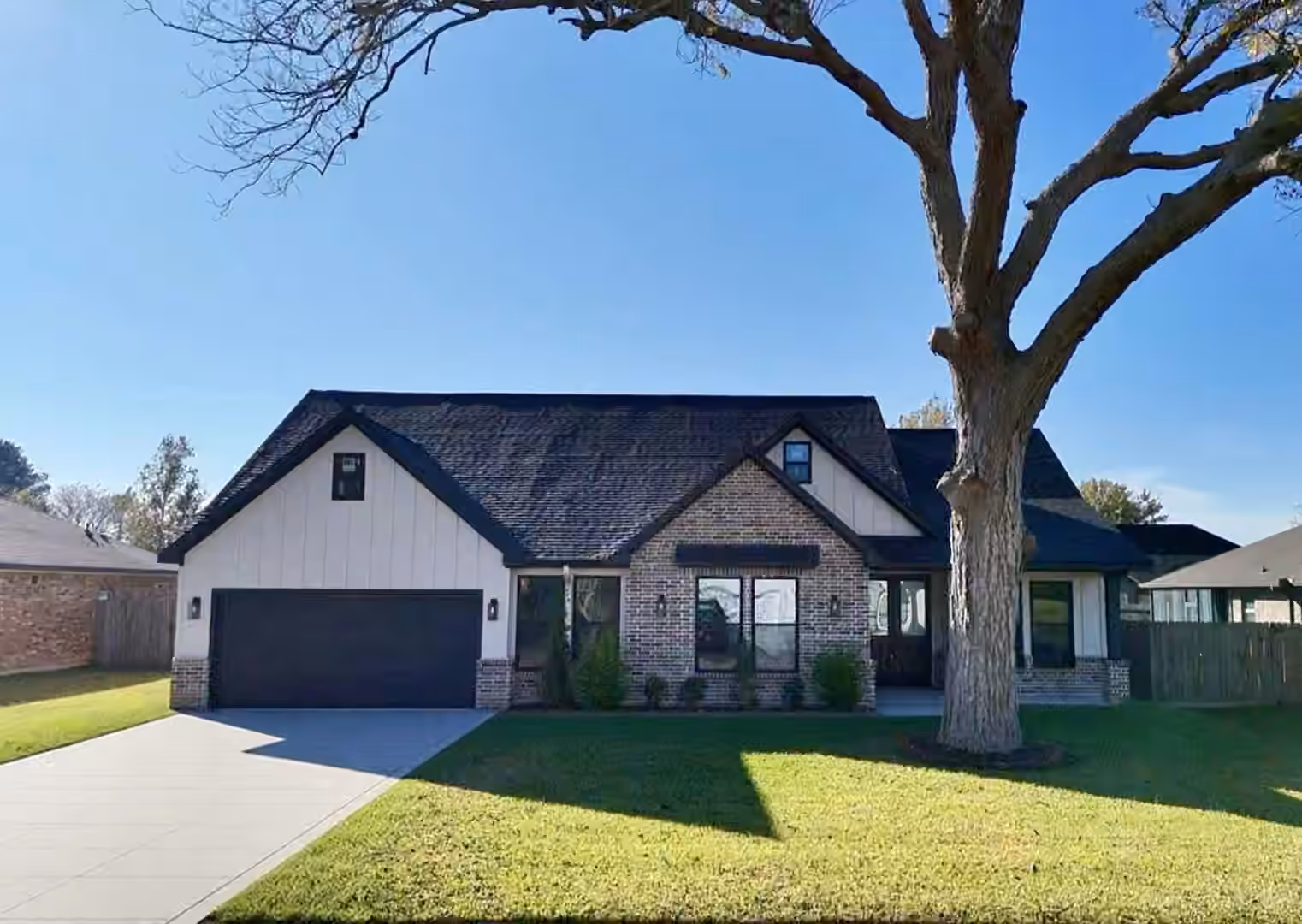 Photo 4 of 443 Wellshire Drive, West Columbia, TX