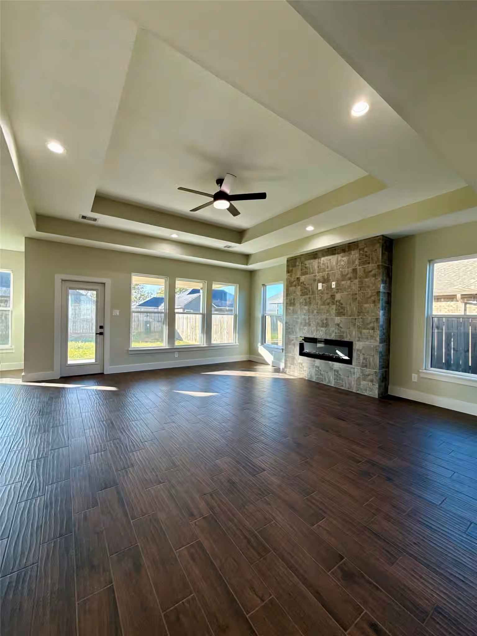 Photo 6 of 443 Wellshire Drive, West Columbia, TX