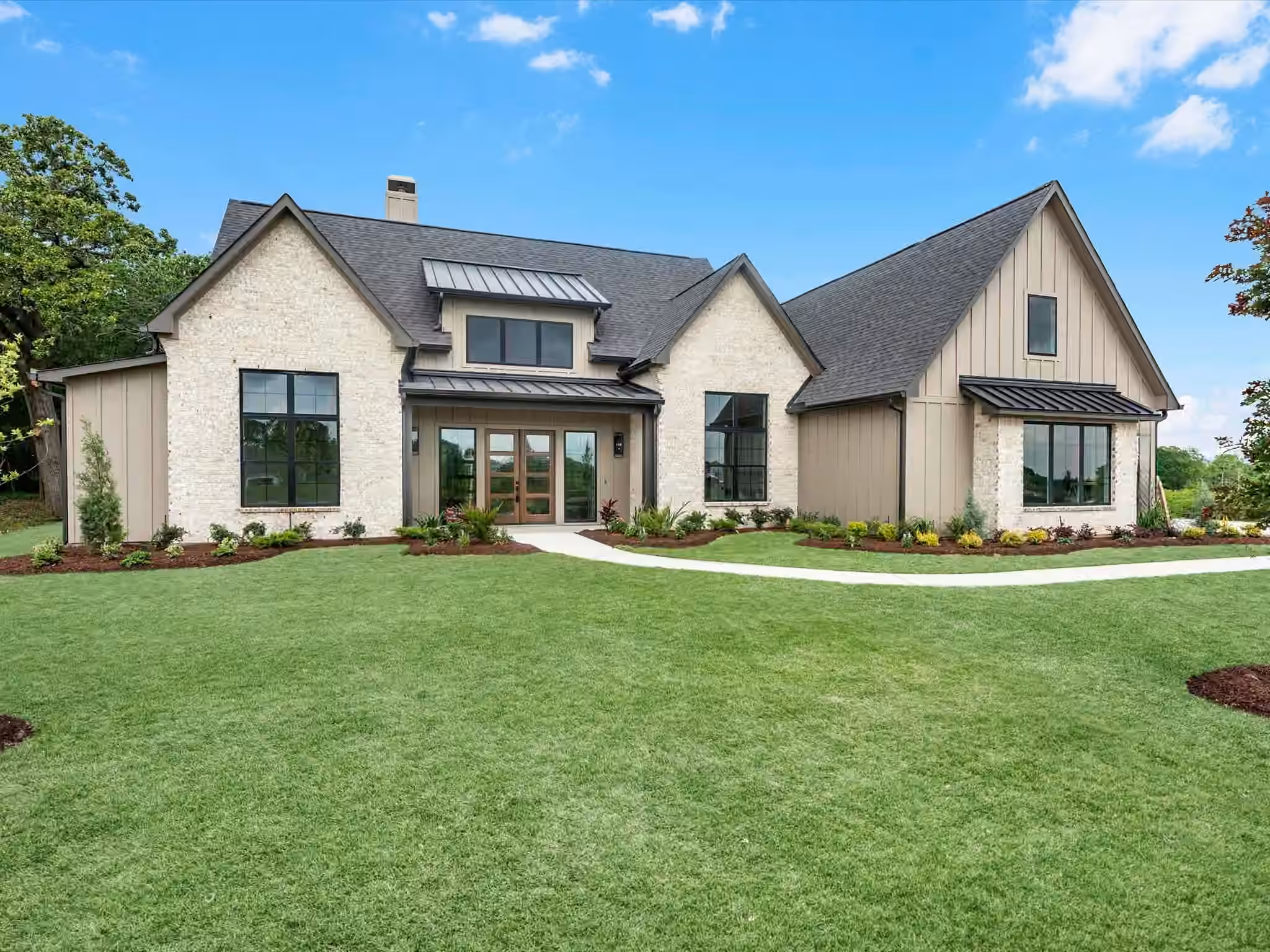 Photo 2 of 10039 Lakeside Oaks Dr, Plantersville, TX