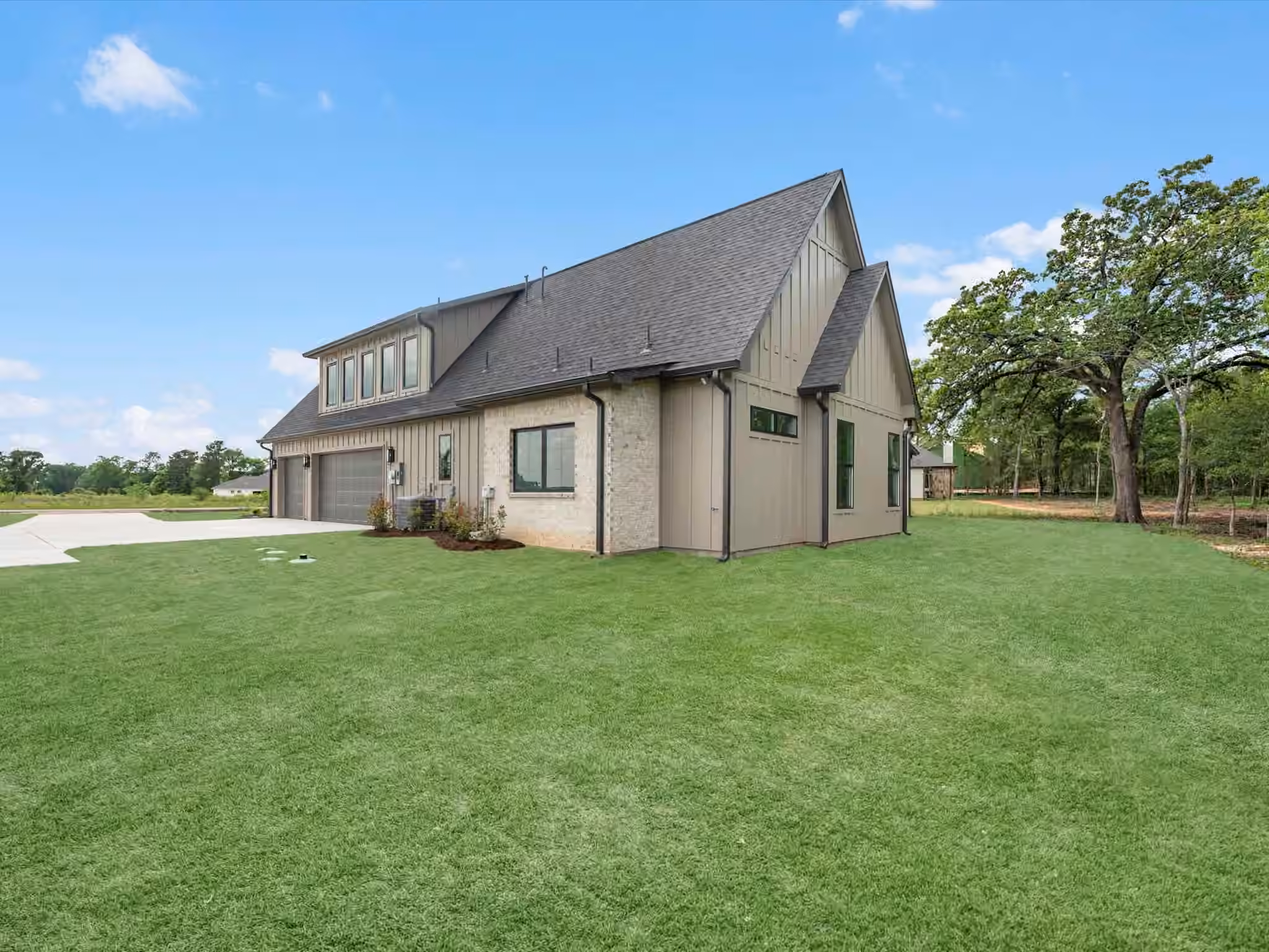 Photo 4 of 10039 Lakeside Oaks Dr, Plantersville, TX