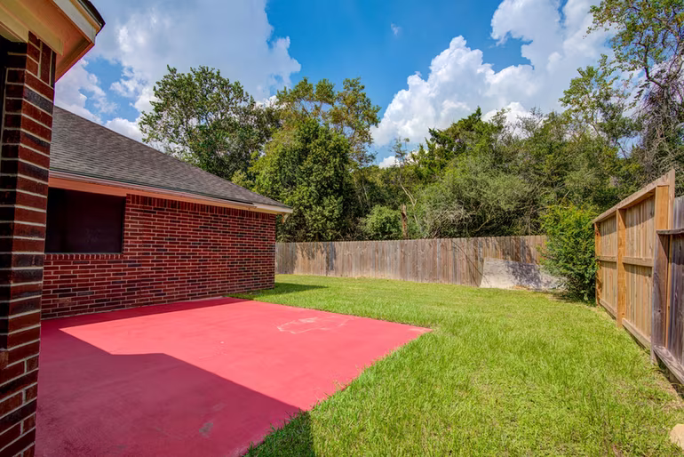 Photo 5 of 1145 Westglen Drive, Alvin, TX