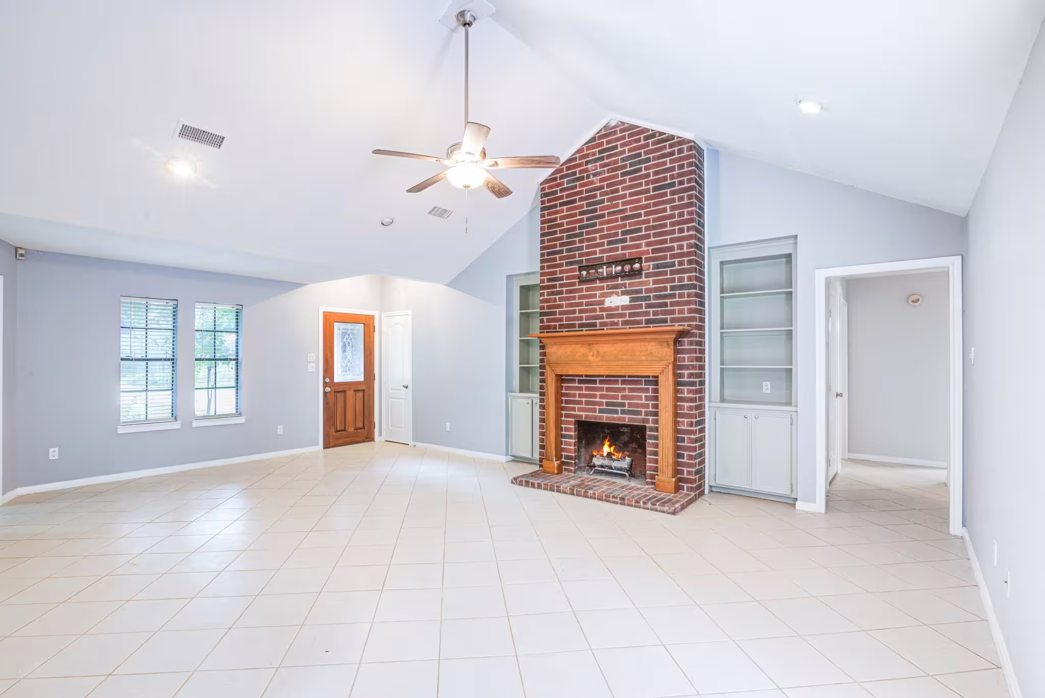 Photo 7 of 1145 Westglen Drive, Alvin, TX