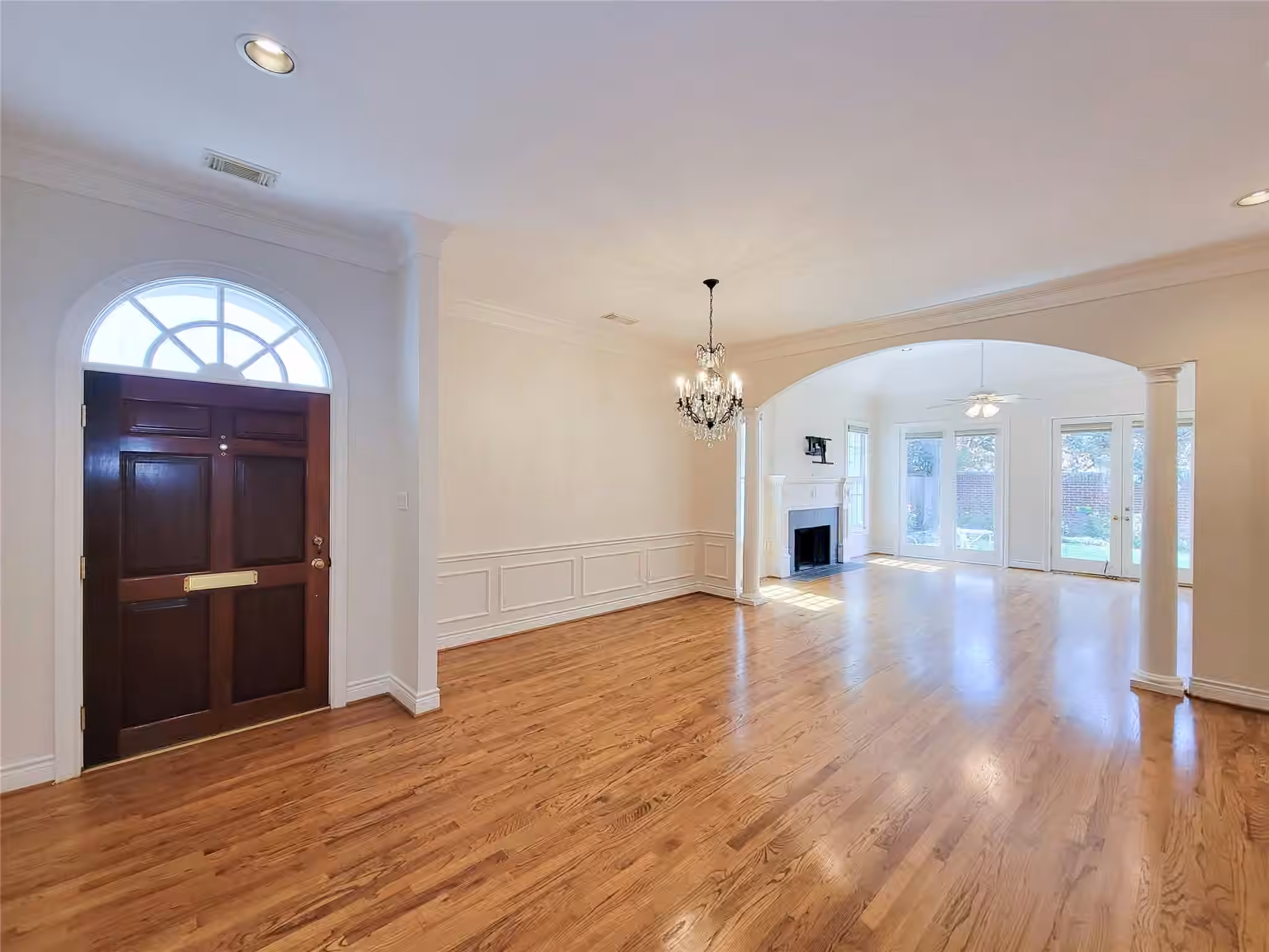 Photo 7 of 2211 Augusta Drive 19, Houston, TX