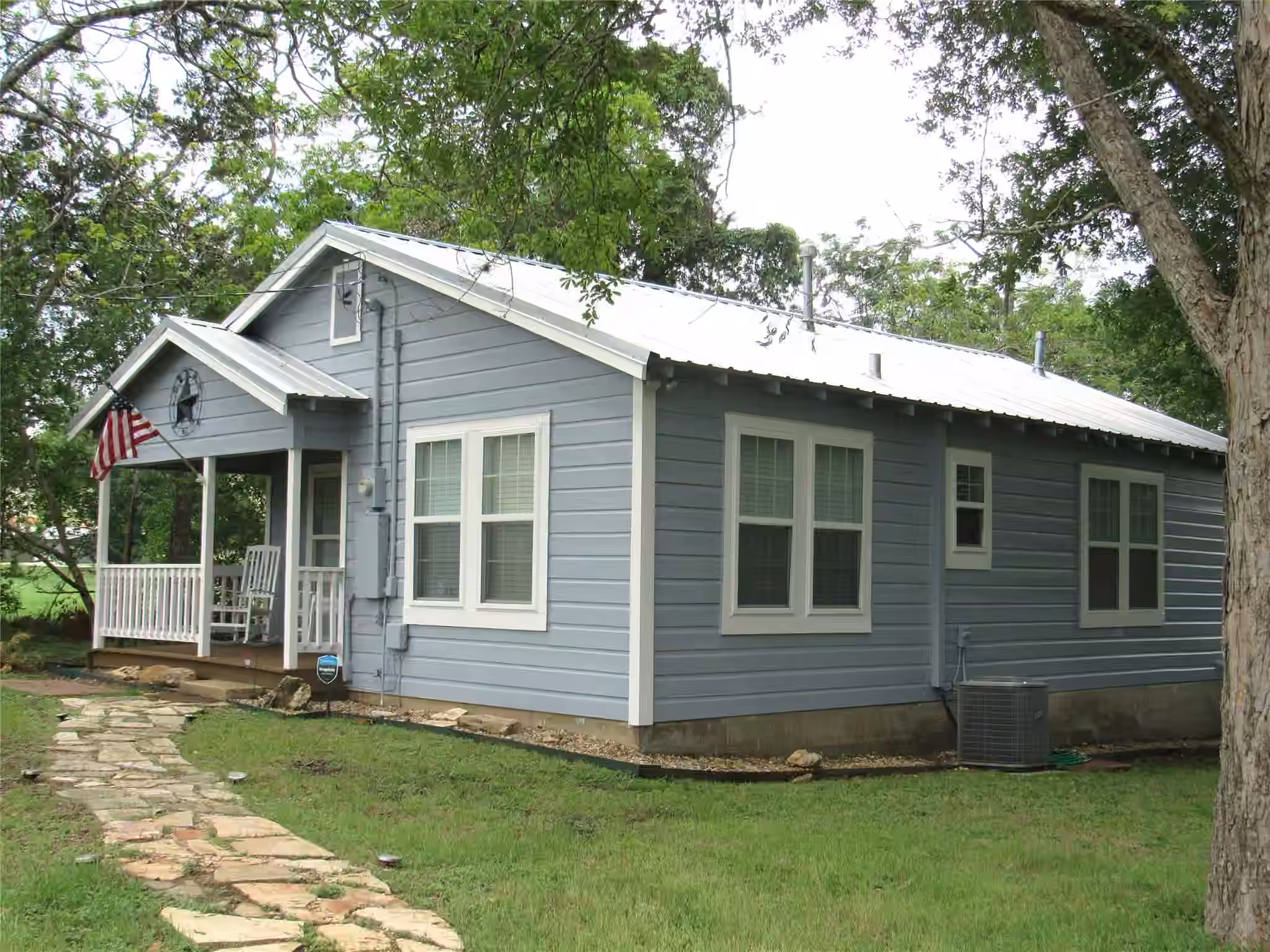 Photo 2 of 1013 Prairie Lea Street, Brenham, TX
