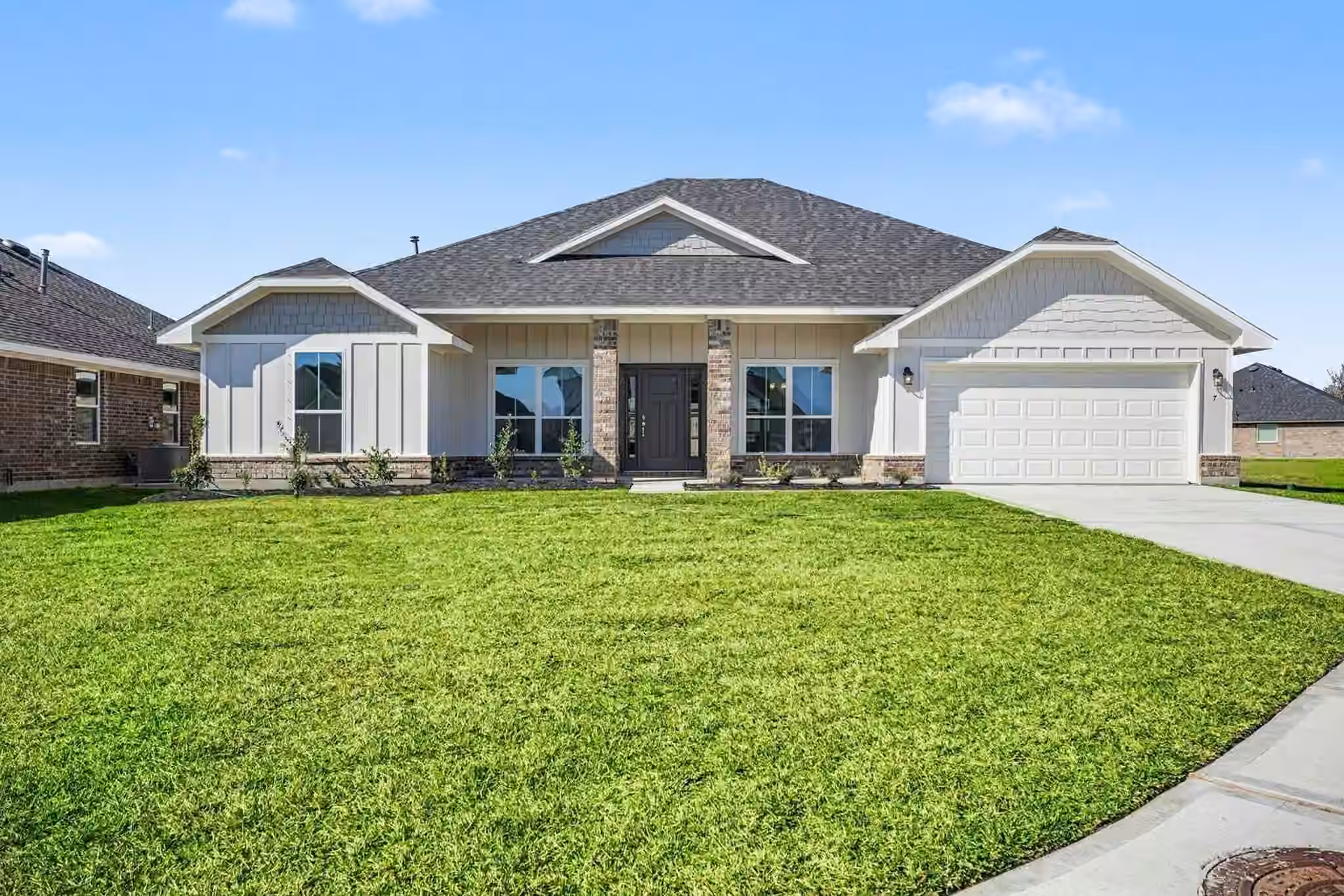 Photo of 10 Keystone Court, Angleton, TX 77515