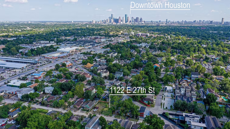 Photo 4 of 1110 E 27th Street, Houston, TX