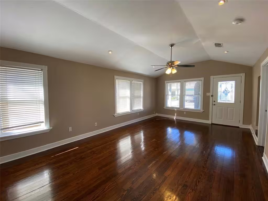 Photo 6 of 1110 E 27th Street, Houston, TX