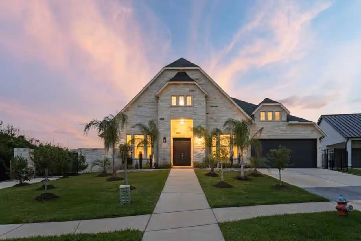 Photo 2 of 508 Amalfi Drive, Kemah, TX