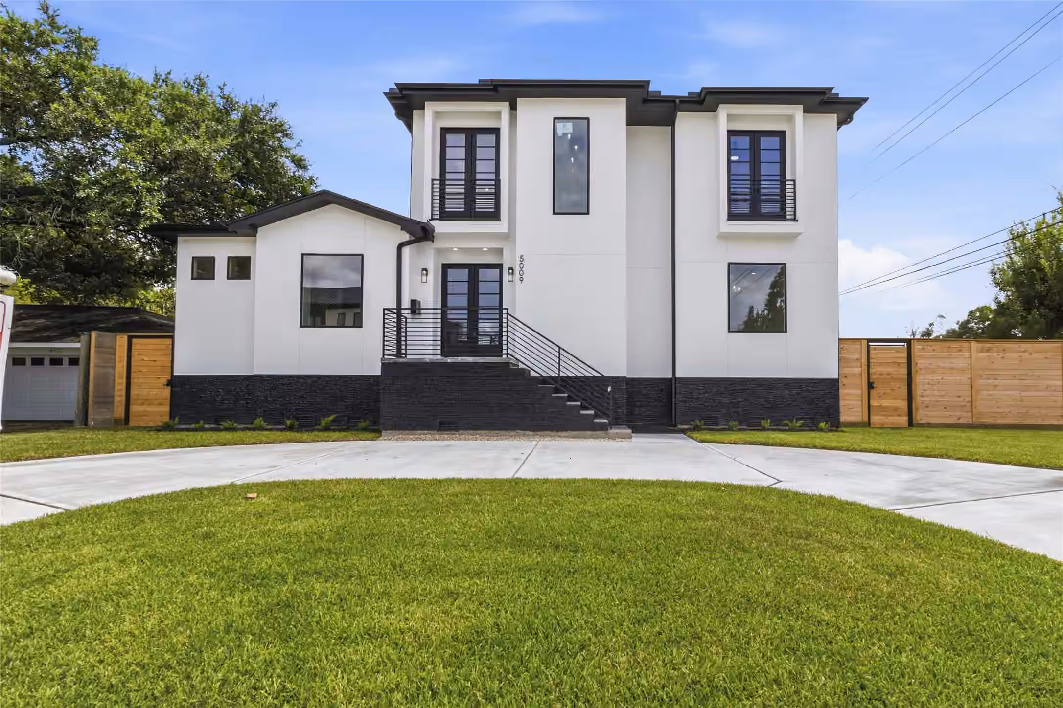 Photo of 5009 Holt Street, Bellaire, TX