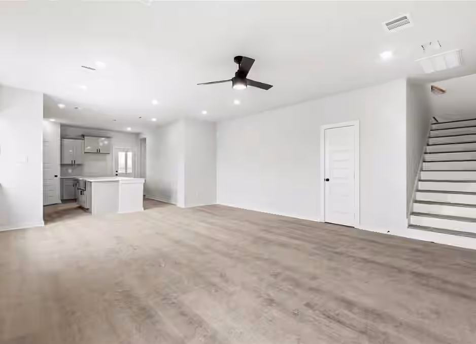 Photo 5 of 423 Dorion Lagoon Drive, Crosby, TX