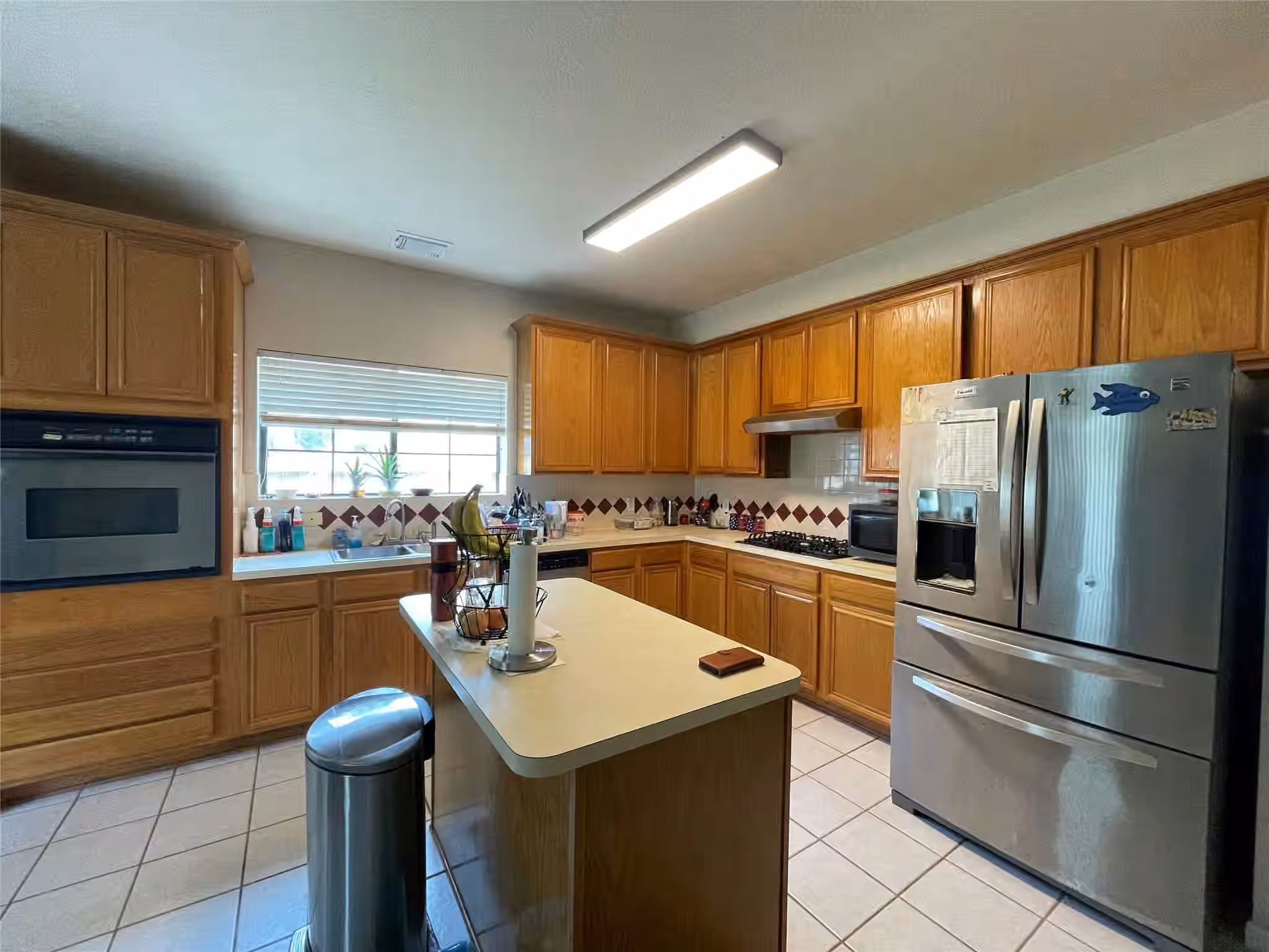 Photo 7 of 16211 Quiet Canyon Court, Friendswood, TX