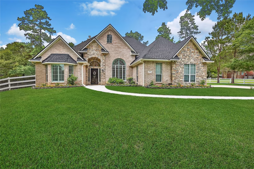 Photo of 345 Ridgelake Scenic Drive, Montgomery, TX 77316