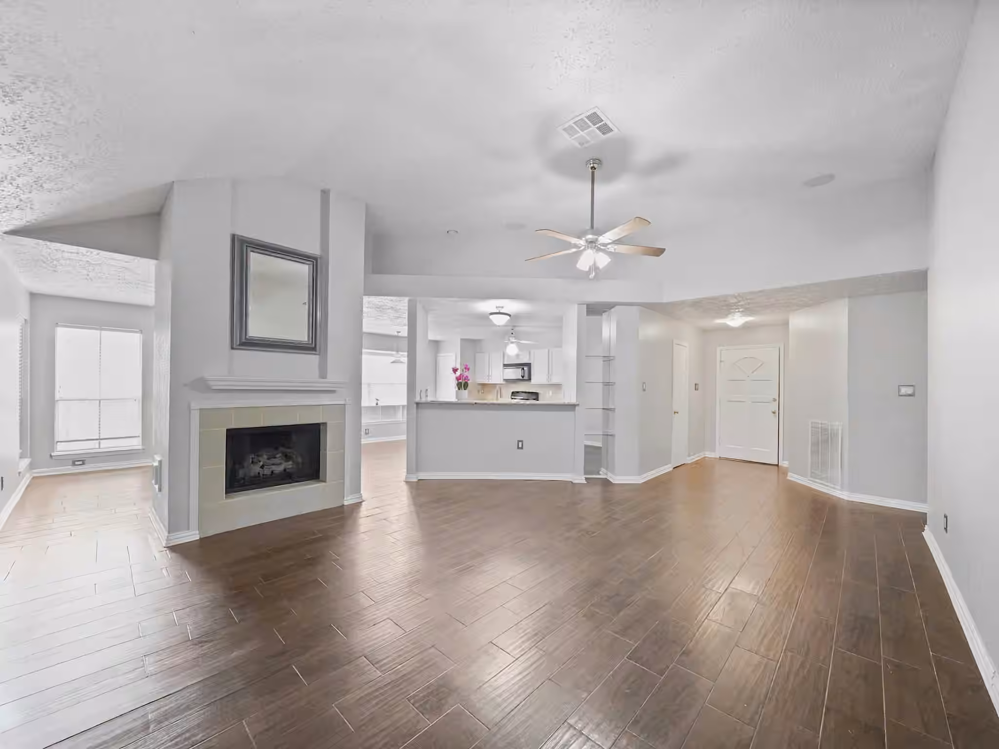 Photo 4 of 4314 Glen Avon Drive, Pasadena, TX