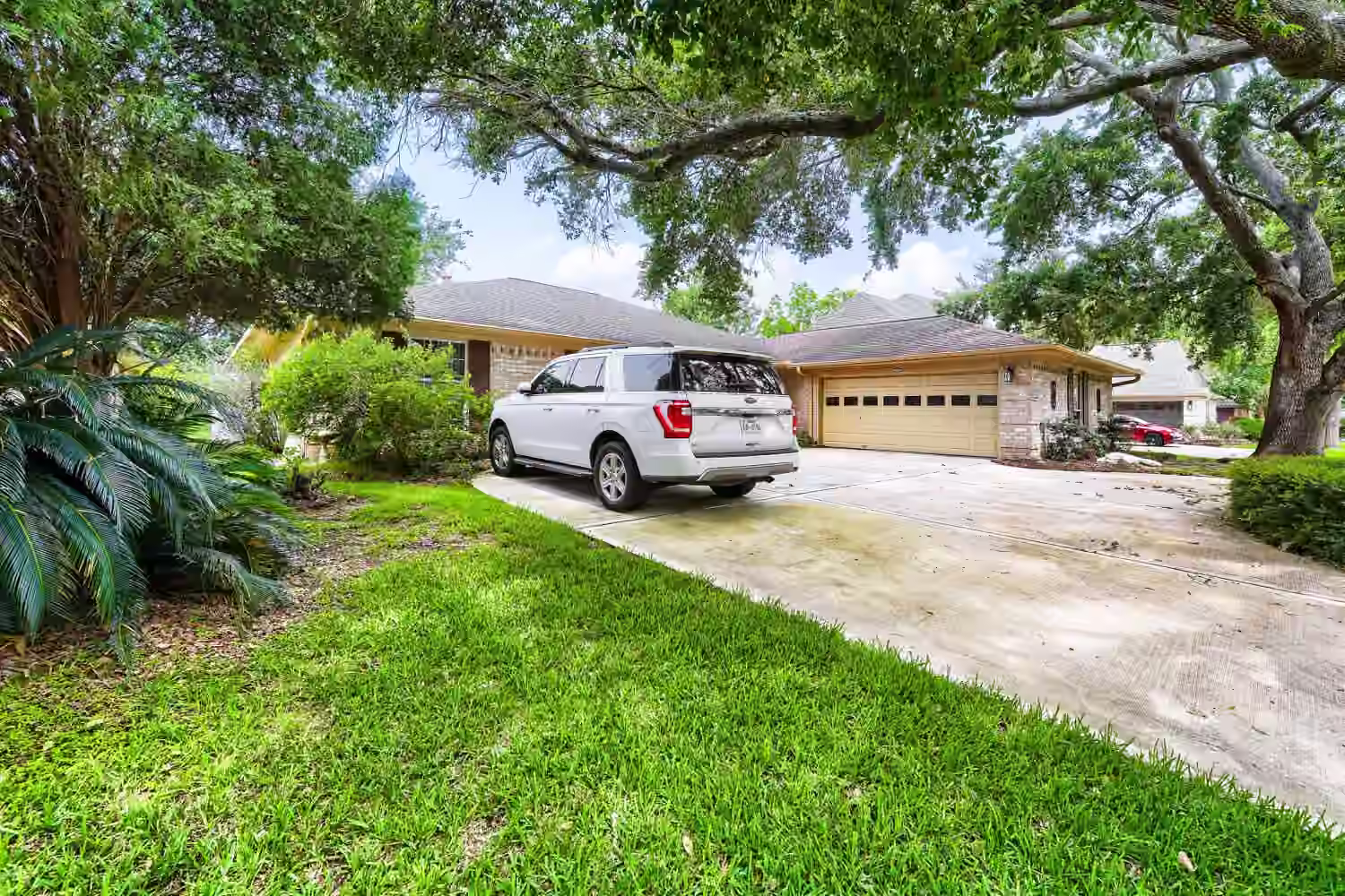Photo 3 of 3418 Crow Valley Drive, Missouri City, TX