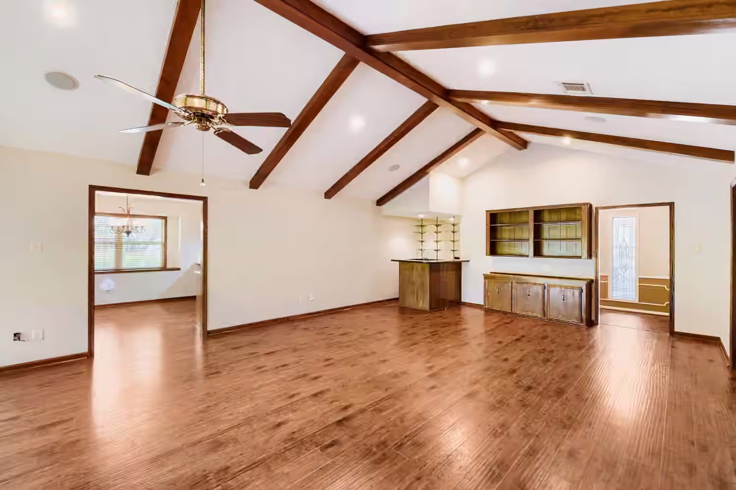 Photo 5 of 3418 Crow Valley Drive, Missouri City, TX